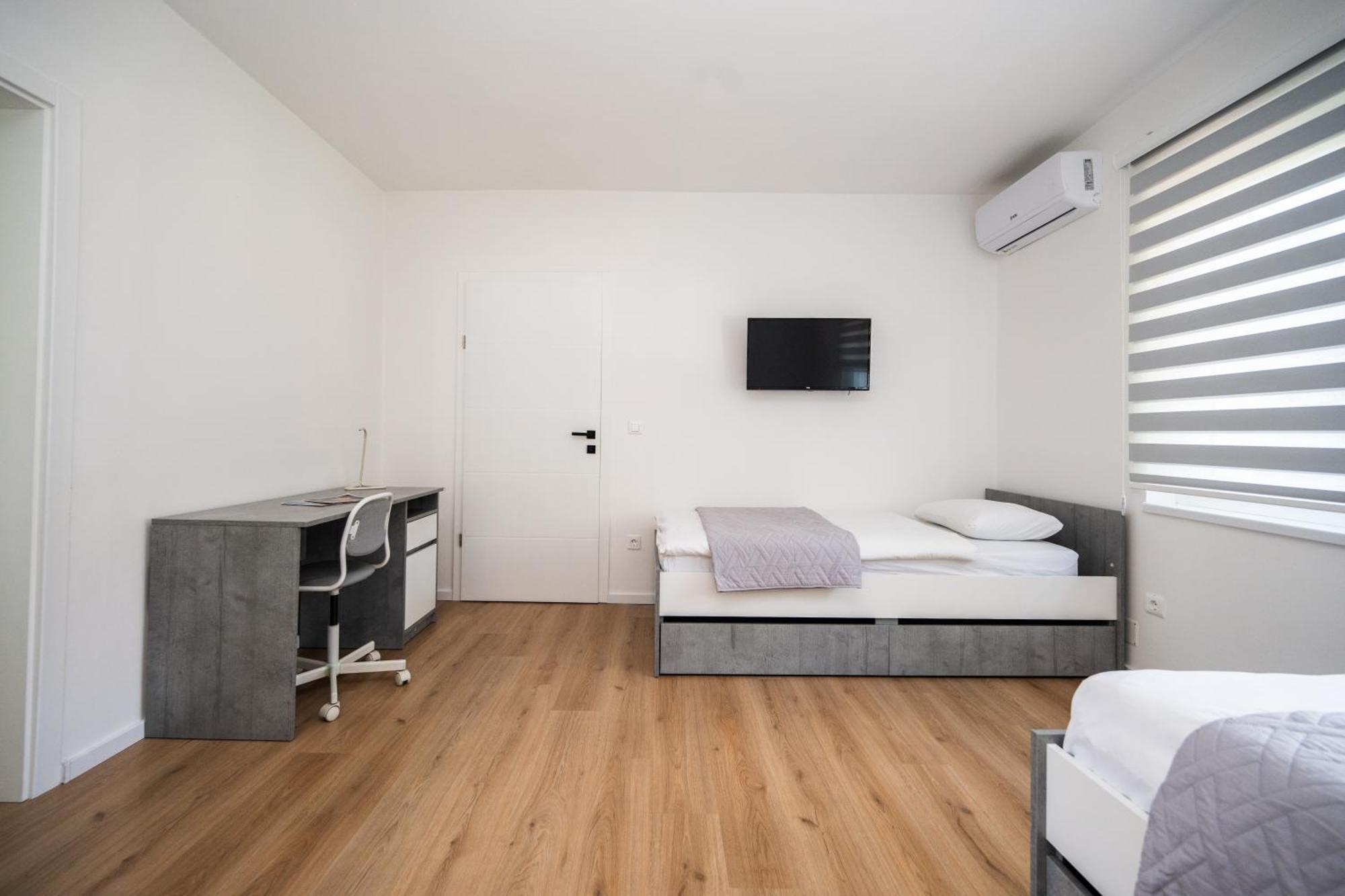 Bright 2Bdr Apartment With Balcony - Free Parking SJJ Exteriör bild