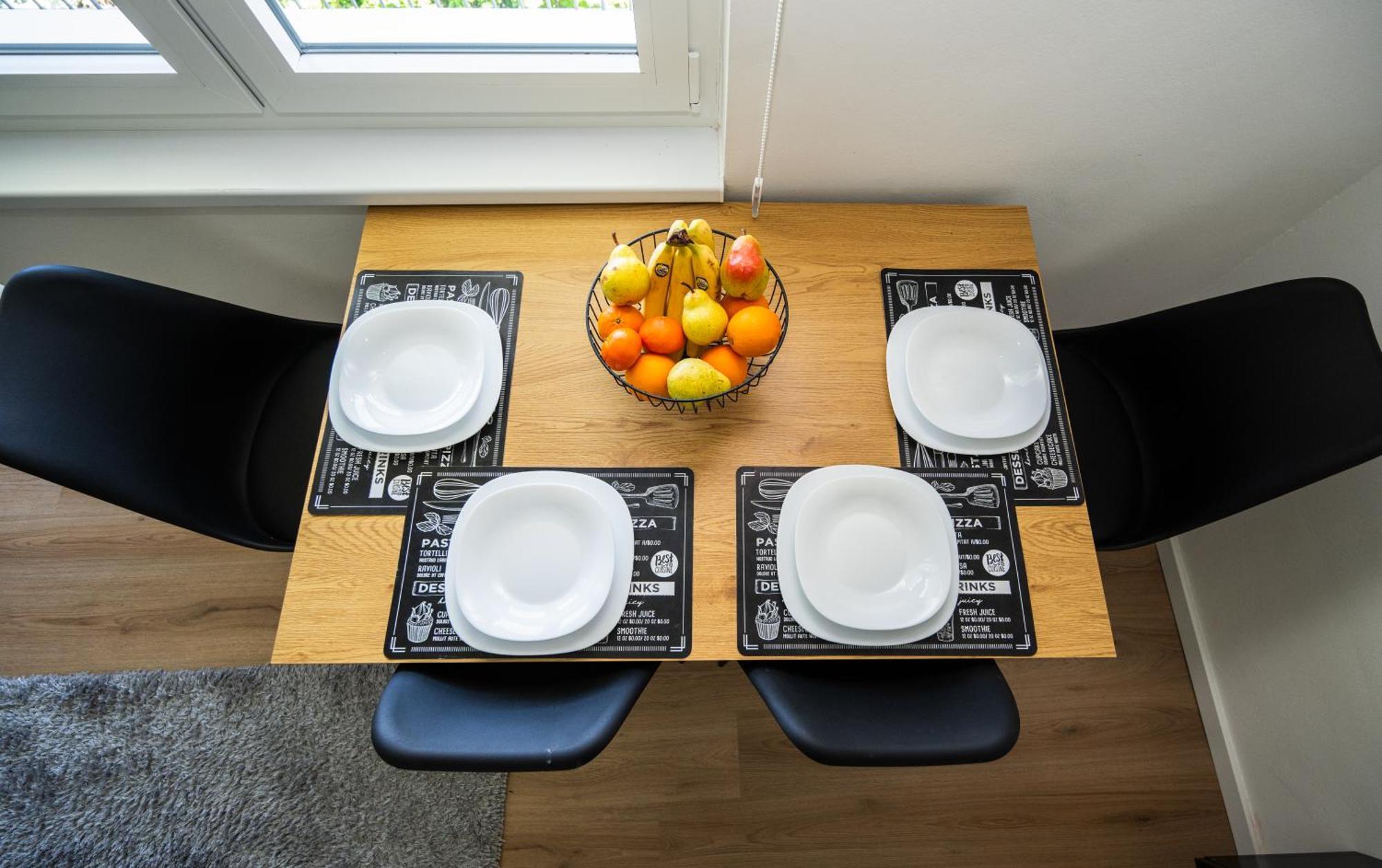 Bright 2Bdr Apartment With Balcony - Free Parking SJJ Exteriör bild
